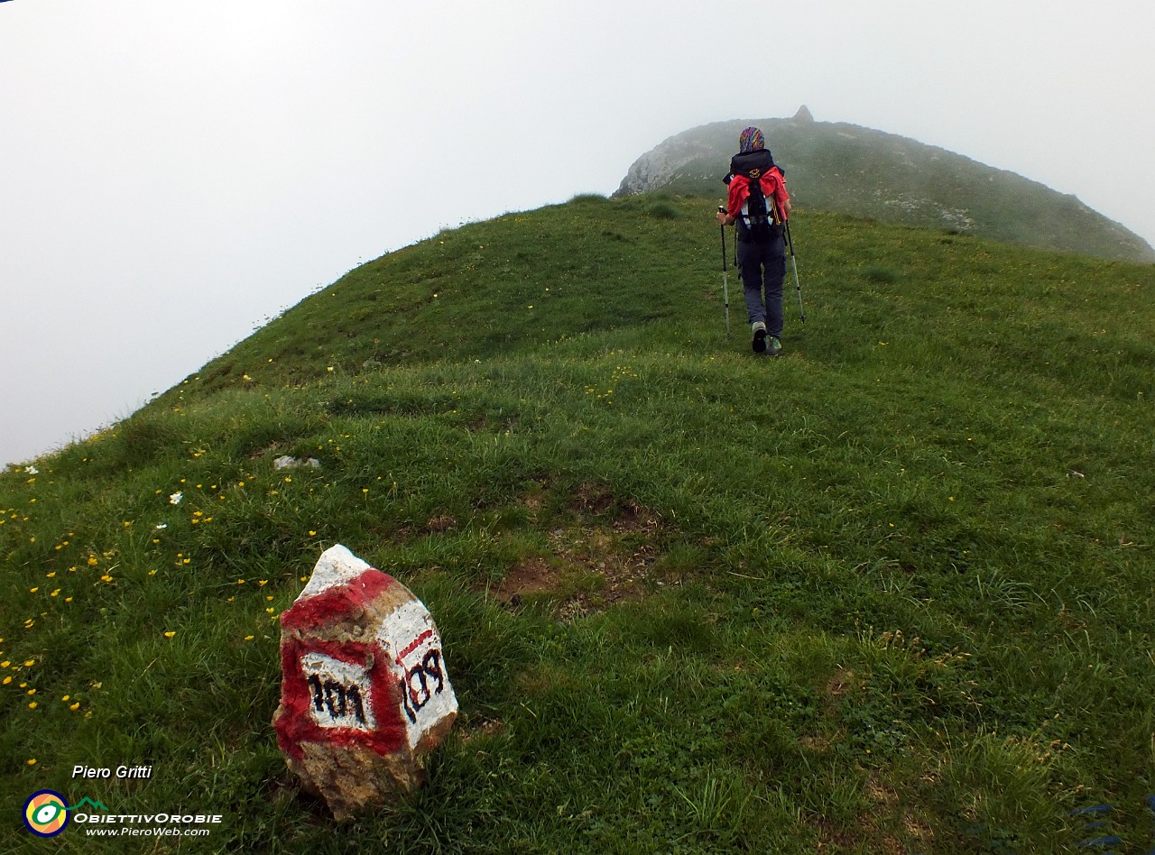 32 Puntatina alla cima del Monte Foppa....JPG